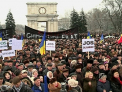 Proteste noi, slogane vechi! Dupa zece ani, Iurie Rosca a revenit in PMAN. VIDEO