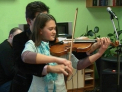 Sala de concerte s-a mutat in orfelinatul lor! Violonistul Valeriu Glava a adus zambete pe fetile micutilor