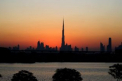 Statutul de cea mai inalta cladire din lume n-o poate salva. Cum se prabuseste simbolul Dubaiului 