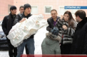 Milionarul moldovean Ilan Sor si-a luat fetita acasa! Vezi primele imagini cu Jasmin externata