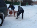 Moldovenii ingeniosi! Uite cum se deszapezesc strazile in Chisinau! VIDEO