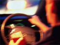 L-au agresat, dar nu s-a dat batut. Un sofer de taxi a scapat din mainile a doi talhari