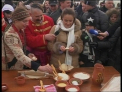 Coltunasi versus clatite. La Kiev Maslenita a fost marcata in aer liber