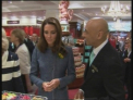 Trio regal, la plimbare! Regina Elizabeta II impreuna cu nora si cu sotia nepotului au iesit la shopping