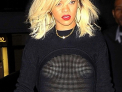 O fotografie pe care nu o poti trece cu privirea. Rihanna si o tinuta extrem de scandaloasa