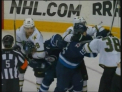 Si-au luat la pumni adversarii, dar s-au pomenit ei insisi batuti! Meci cu scantei in NHL