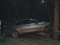 A urcat cu BMW-ul pe parapet! Accident mai putin obisnuit in centrul Capitalei