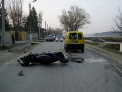Un tanar din Gratiesti a murit dupa ce a intrat cu scuterul intr-un automobil. FOTO
