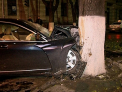Accident de Paste. Un barbat a ajuns la reanimare dupa ce masina sa a intrat intr-un copac.VIDEO