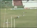 Jucatori atacati de albine! O partida de fotbal din Brazilia a avut parte de o faza rar intalnita