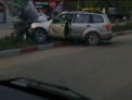 VIDEO AMATOR. A fost orbit de soare si... a ajuns cu masina intr-un panou publicitar. Ce risca soferul