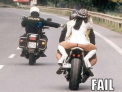 N-o sa-ti vina sa crezi ce fac oamenii astia in public! Incalca reguli de bun simt elementare. FOTO