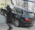 Accident explicat. BMW-ul avea viteza mare, a accelerat in loc sa franeze si a mers doar pe rotile din spate