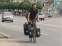 A venit din Germania pe bicicleta: "Moldova pare a fi o tara pustie, dar femeile sunt foarte frumoase"
