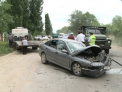 Automobil transformat intr-un morman de fiare dupa ce s-a izbit intr-un camion!