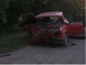 FOTO. Nu a acordat prioritate si a lovit frontal un automobil. Adolescent de 17 ani, mort pe loc