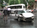 Soferul microbuzului rasturnat pe strada Eminescu, in continuare in coma!