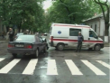 O ambulanta care transporta un pacient a fost lovita in plin de o masina! Martori: Nu avea girofarul pornit!
