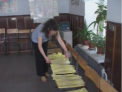Pungile pentru telefoane, rechizitele scolare - toate pe banii parintilor! Ultimele pregatiri pentru Bacalaureat