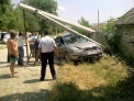 FOTO. Intre viata si moarte. Un barbat a ajuns in coma dupa ce s-a izbit cu masina intr-un pilon