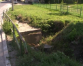 S-au batut pana au cazut intr-un sant! Doi tineri din Durlesti, in stare grava la spital
