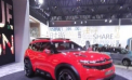 Gata cu prezenta fetelor sexy, imbracate sumar, la Salon Auto de la Shanghai. Vezi care este motivul