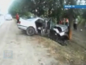 Ploaia si viteza au facut victime. Barbat, mort dupa ce masina in care se afla s-a lovit de un copac