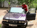 Si-a improvizat propria spalatorie auto. Cum a reusit aceasta femeie sa invinga saracia: VIDEO