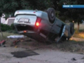 O tanara de 18 ani a murit, iar alti doi tineri au ajuns la spital dupa ce masina lor s-a rasturnat. FOTO