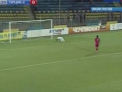 Gol ciudat in Rusia. A impins balonul  cu capul dupa ce s-a trantit la pamant