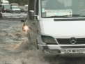 Peste 40 de accidente si strazi transformate in lacuri! Ploaia le-a dat batai de cap chisinauienilor