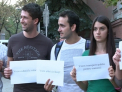 "Vrem soferi civilizati". Zeci de tineri au cerut in fata Primariei scoaterea microbuzelor de pe rute