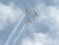 Inca nu ai decis ce sa faci maine? Aeroportul promite un show de zile mari! Iata cateva acrobatii