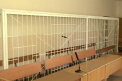 Infractorii nu vor mai sta in custi de fier cand vor fi adusi la judecatorii! Cu ce vor fi inlocuite
