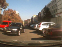Pentru ei se poate? Uite ce face soferul unei masini cu numere guvernamentale. VIDEO
