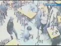 Au intrat intr-o cafenea si i-au luat la bataie pe toti care le-au iesit in cale! 12 raniti in Rusia
