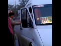 Vor 5 lei pentru o calatorie, dar ne duc ca pe vite. Microbuz plin pana la refuz. VIDEO