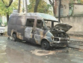 Incendiat intentionat? Un microbuz a ars in totalitate in centrul capitalei