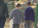 O asteapta disperati sa vina sa-i ia acasa! Povestea dramatica a patru frati care au ramas... ai nimanui