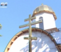 Misiune mai putin obisnuita pentru pompieri. Au ridicat o cruce cu macaraua. VIDEO