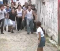 Viol, crima, talharie? Ar putea fi orice, cand 20 de oameni furiosi vin spre tine