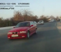 O blonda la volanul unui BMW, cat pe ce sa provoace un dezastru pe o sosea de la marginea Chisinaului!