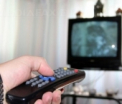 Programele si reclamele TV influenteaza obiceiurile alimentare ale persoanelor