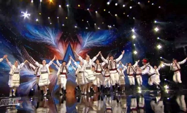 Ansamblul Codrenii de la Călărași a încins scena de la Românii au talent cu un dans plin de energie - VIDEO