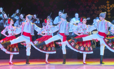 Opt decenii de dans, pasiune și suflet moldovenesc. Baletul Național Joc a marcat 80 de ani de la înființare cu un concert care a ridicat sala în picioare - VIDEO