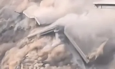 Tragedie evitată la limită în China: un pod de peste 750 de metri s-a prăbușit la câteva zile după ce inginerii au avertizat asupra riscului de deformare a solului - VIDEO