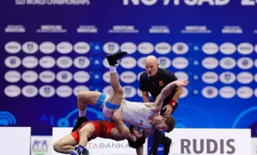 Tinerii luptători moldoveni de stil greco-roman își testează abilitățile la Florești: campionat internațional cu participanți din România, Ucraina și Armenia - VIDEO