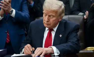 Trump a semnat legea care pune capăt celui mai lung blocaj guvernamental din istorie
