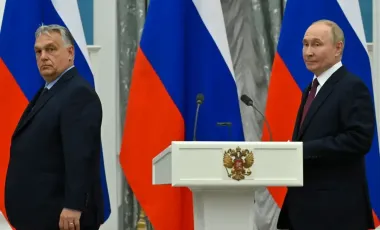 Viktor Orbán menține relația apropiată cu Putin: Premierul Ungariei ajunge la Moscova pentru negocieri energetice, iar Putin sugerează Budapesta pentru un summit cu Trump - VIDEO