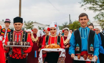 Culoare, arome, tradiție și savoare. Toate sunt despre cel mai mare festival al primăverii - Hederlez, care a adunat azi o mulțime de oameni la Ceadîr-Lunga - VIDEO